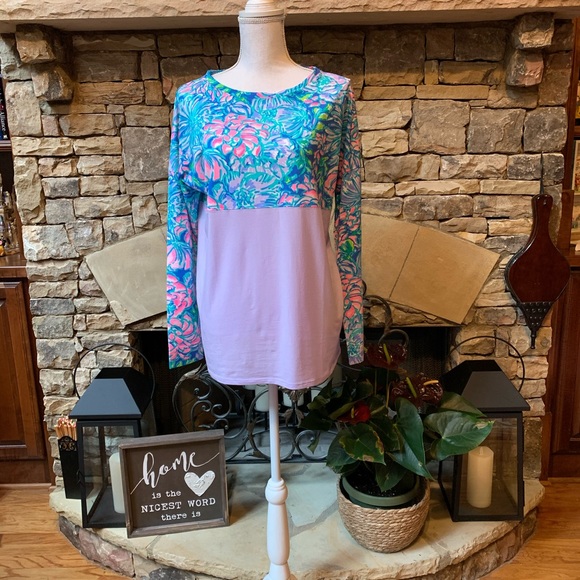 Lilly Pulitzer Tops - NWT Lilly Pulitzer Finn Top In Full Bloom Medium